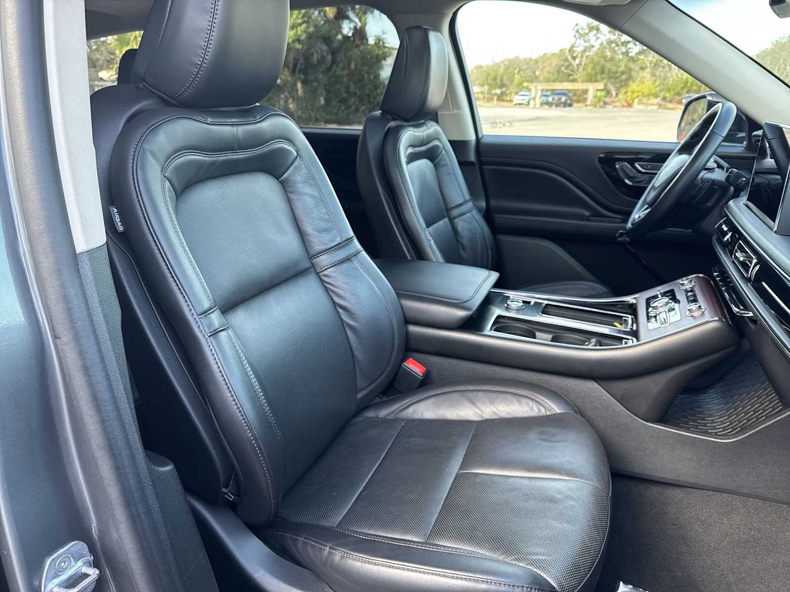 Thumbnail: 2023 Lincoln Aviator - 20