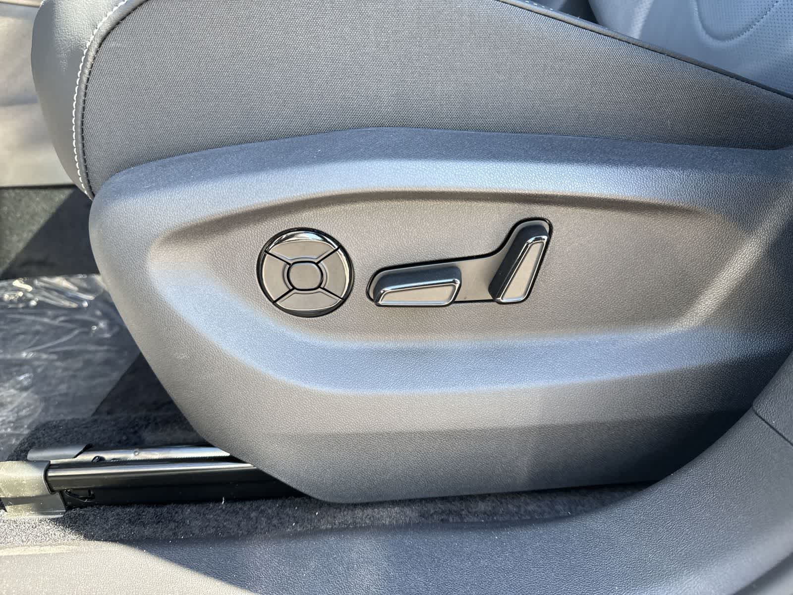 Thumbnail: 2026 Volkswagen Tiguan - 16