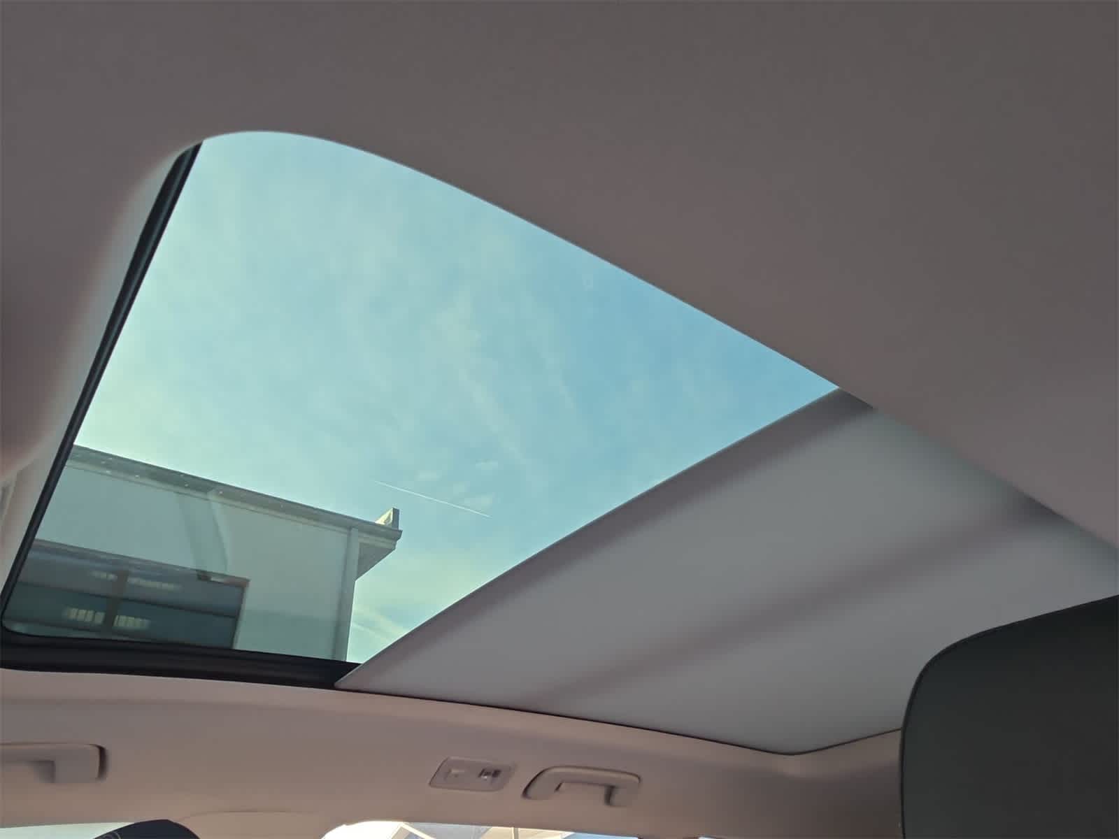 Thumbnail: 2025 Volkswagen Taos - 19