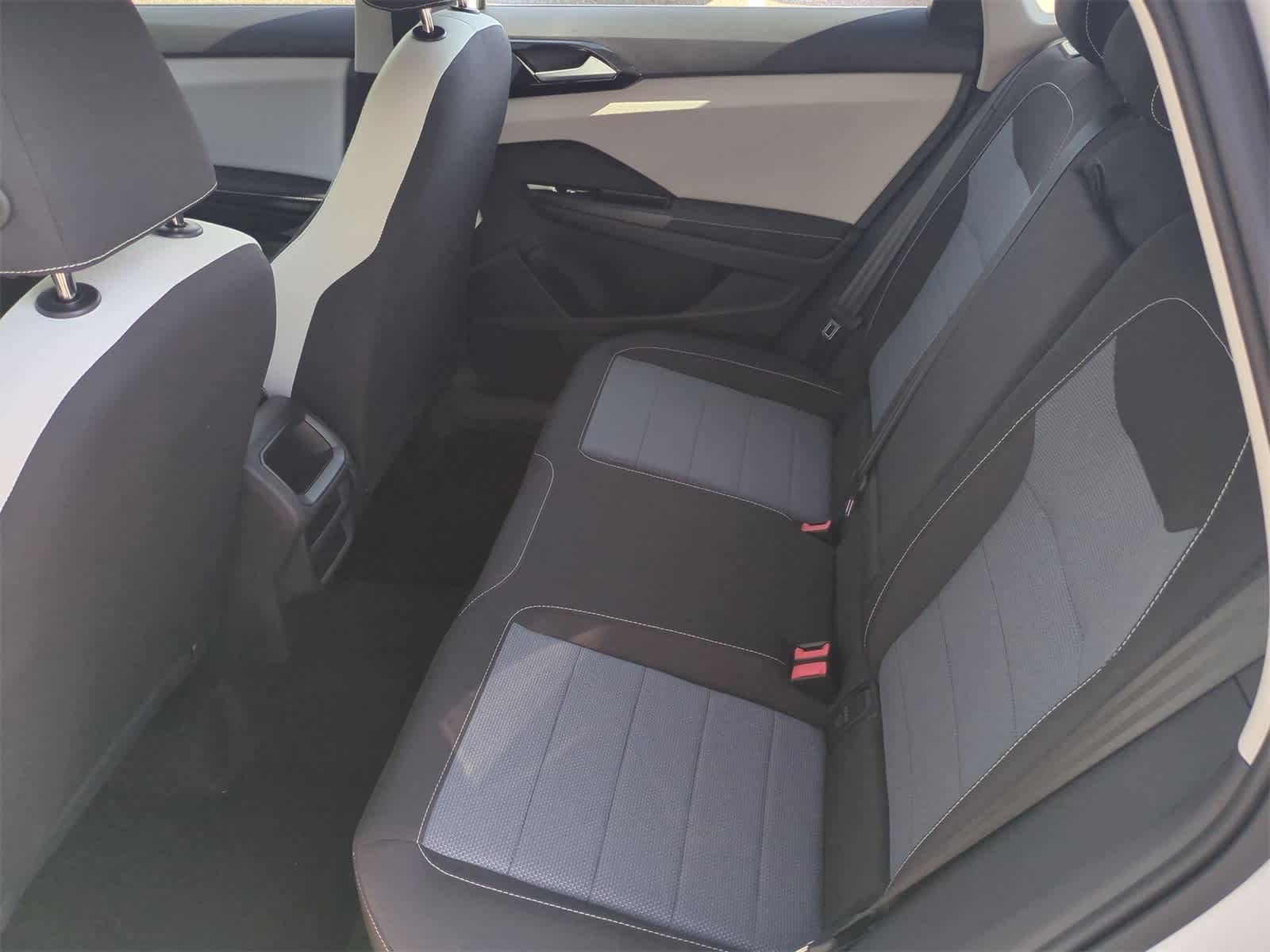 Thumbnail: 2025 Volkswagen Taos - 20