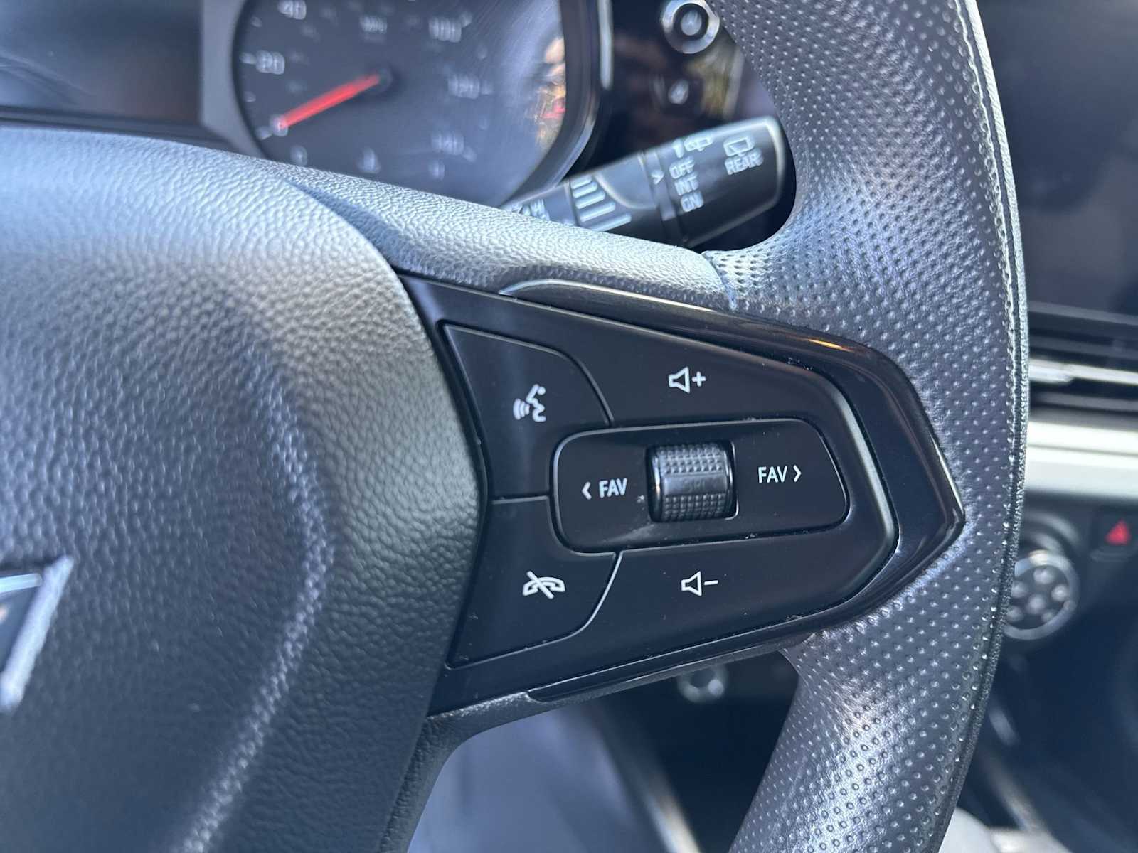 Thumbnail: 2024 Chevrolet Trax - 22