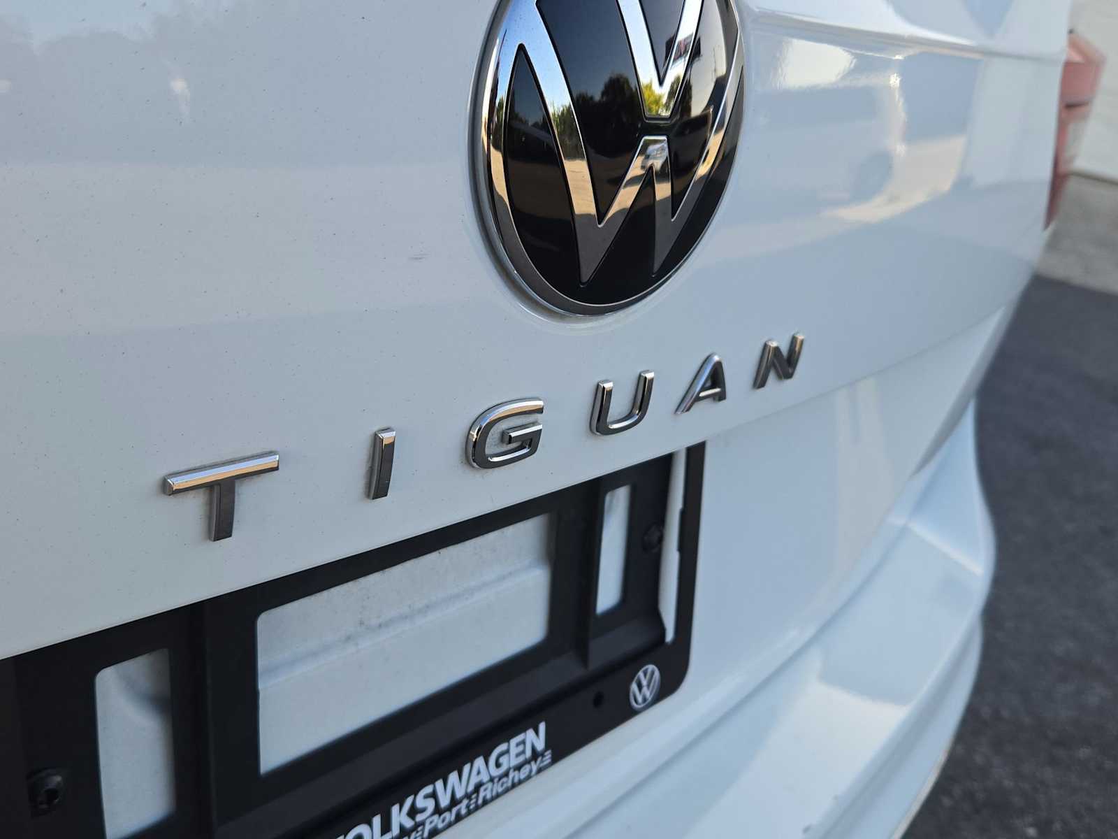 Thumbnail: 2022 Volkswagen Tiguan - 13