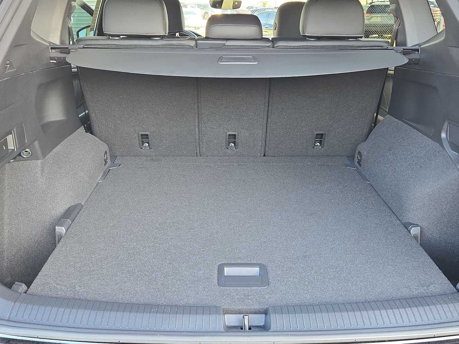 Thumbnail: 2023 Volkswagen Tiguan - 31