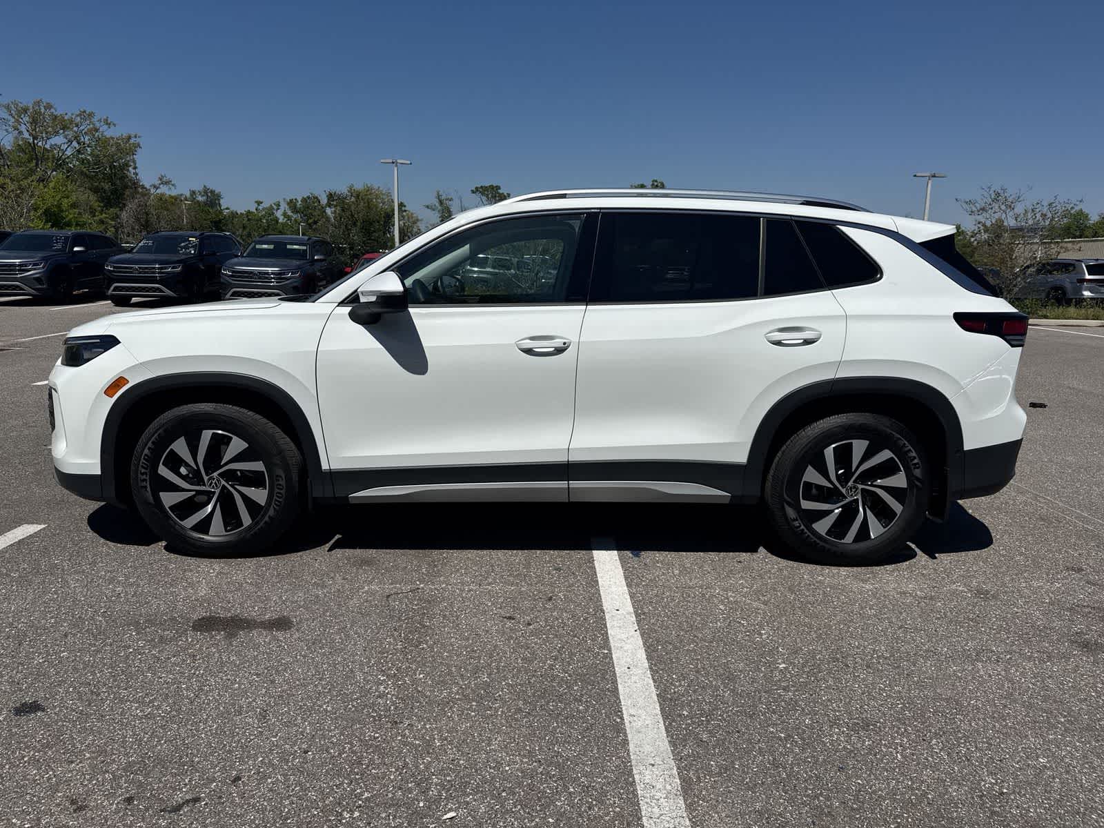 Thumbnail: 2026 Volkswagen Tiguan - 3