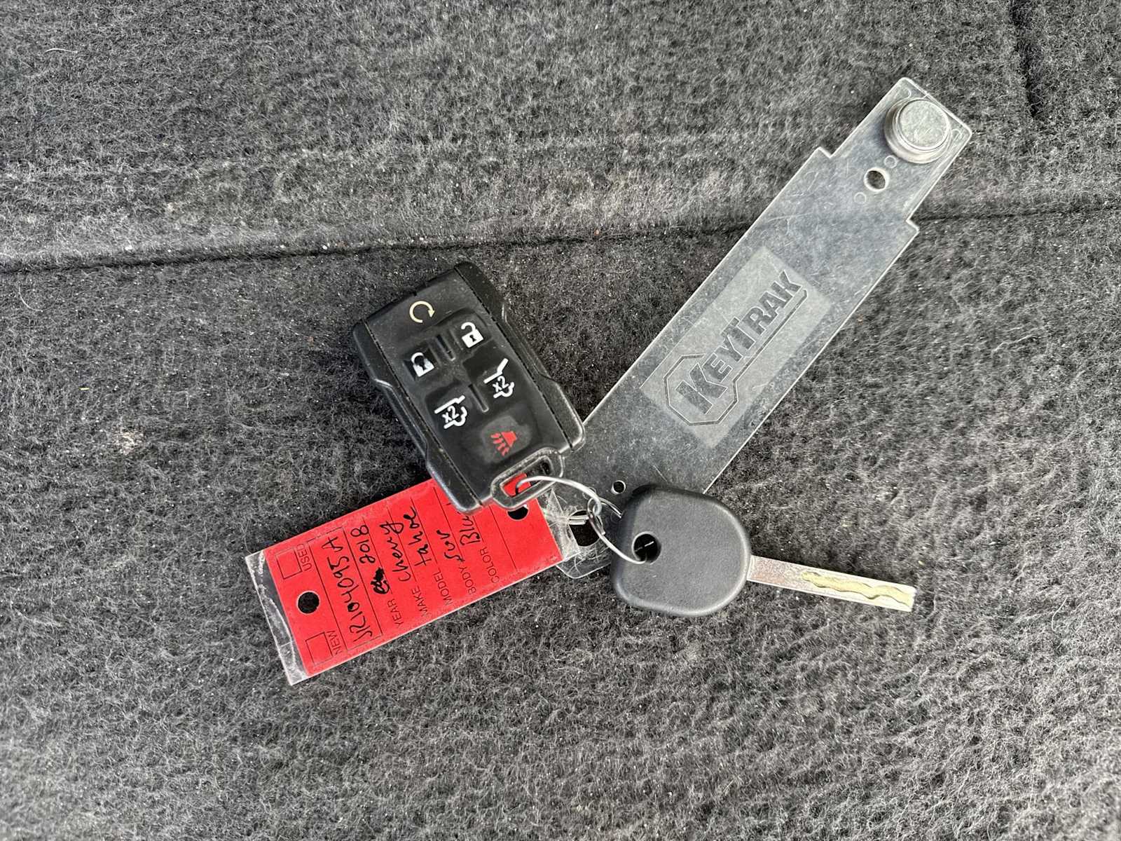 Thumbnail: 2018 Chevrolet Tahoe - 27