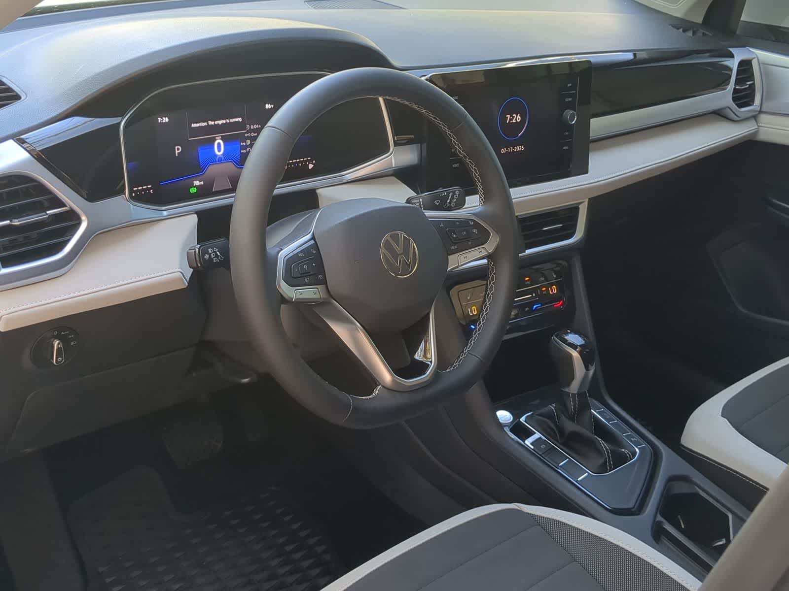 Thumbnail: 2025 Volkswagen Taos - 10