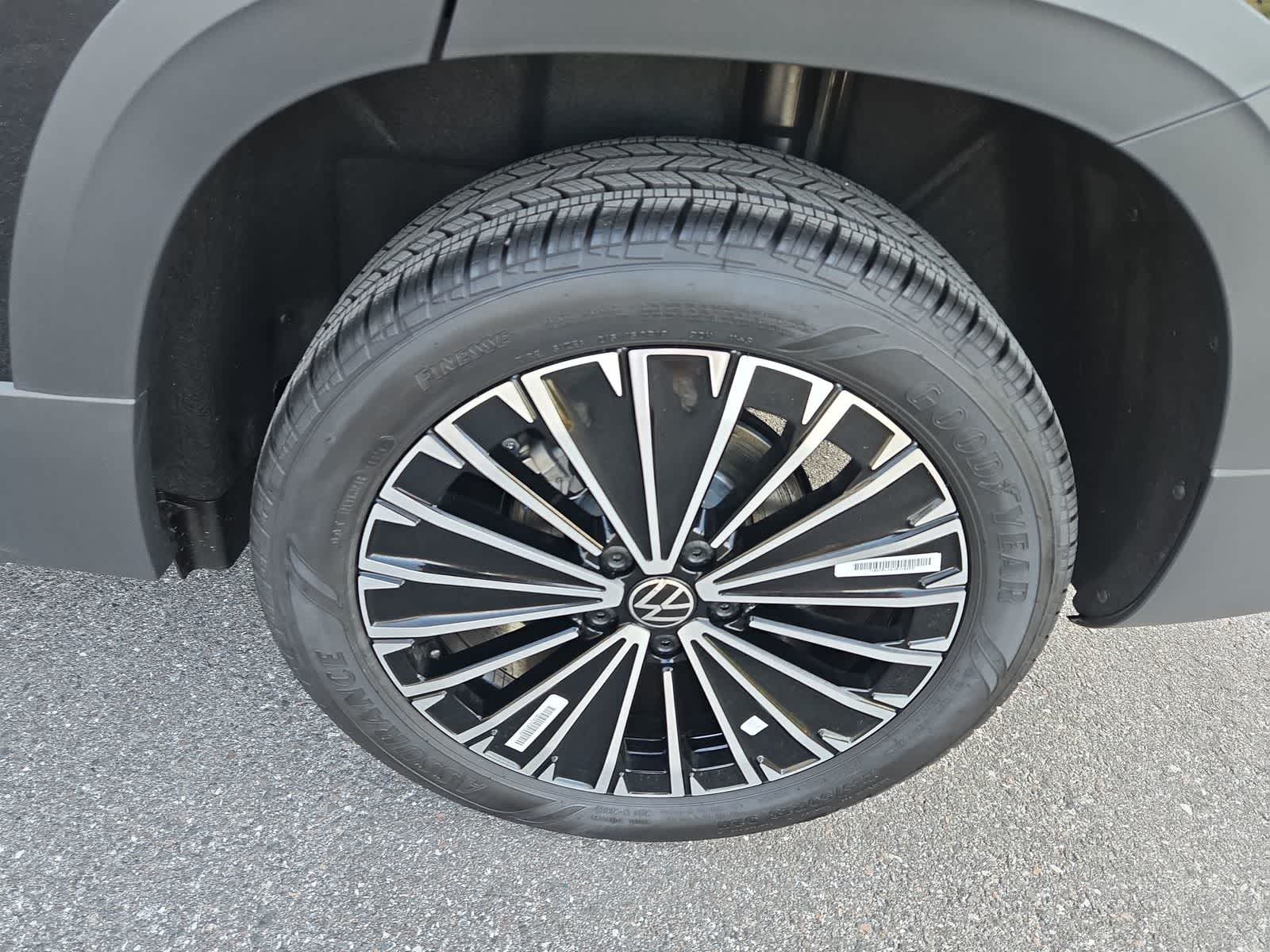 Thumbnail: 2025 Volkswagen Taos - 14