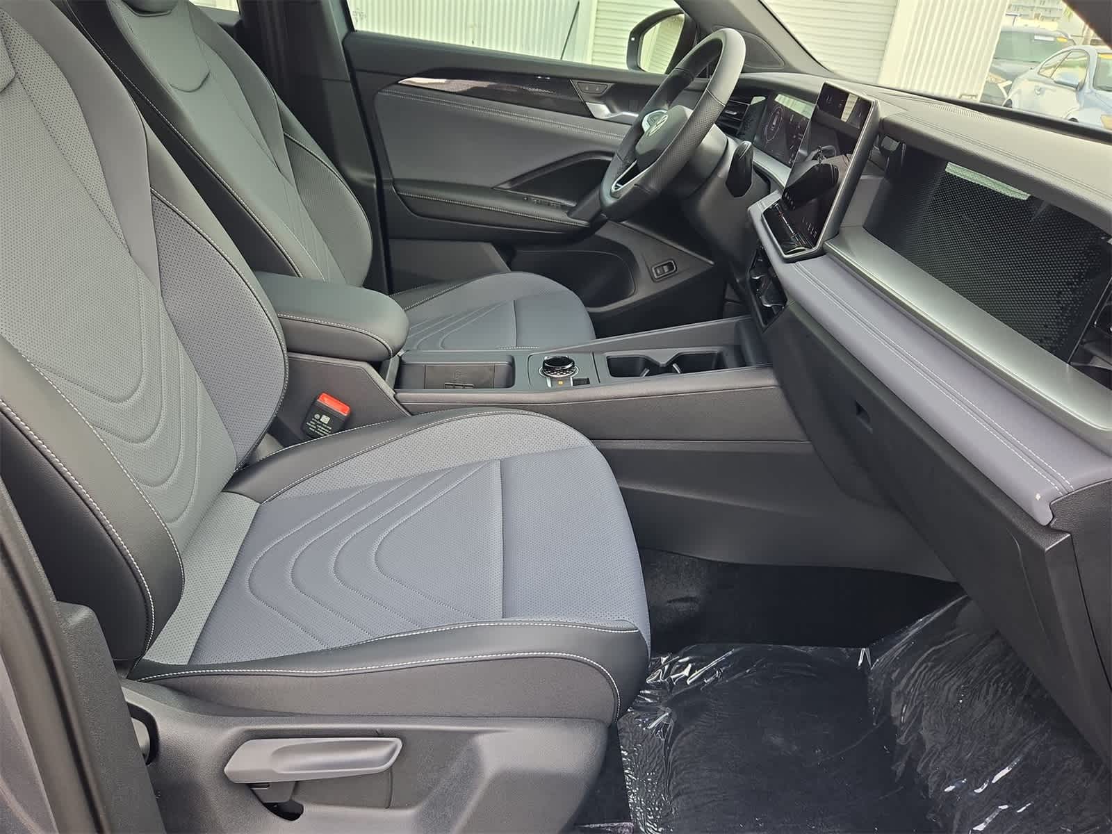 Thumbnail: 2025 Volkswagen Tiguan - 22