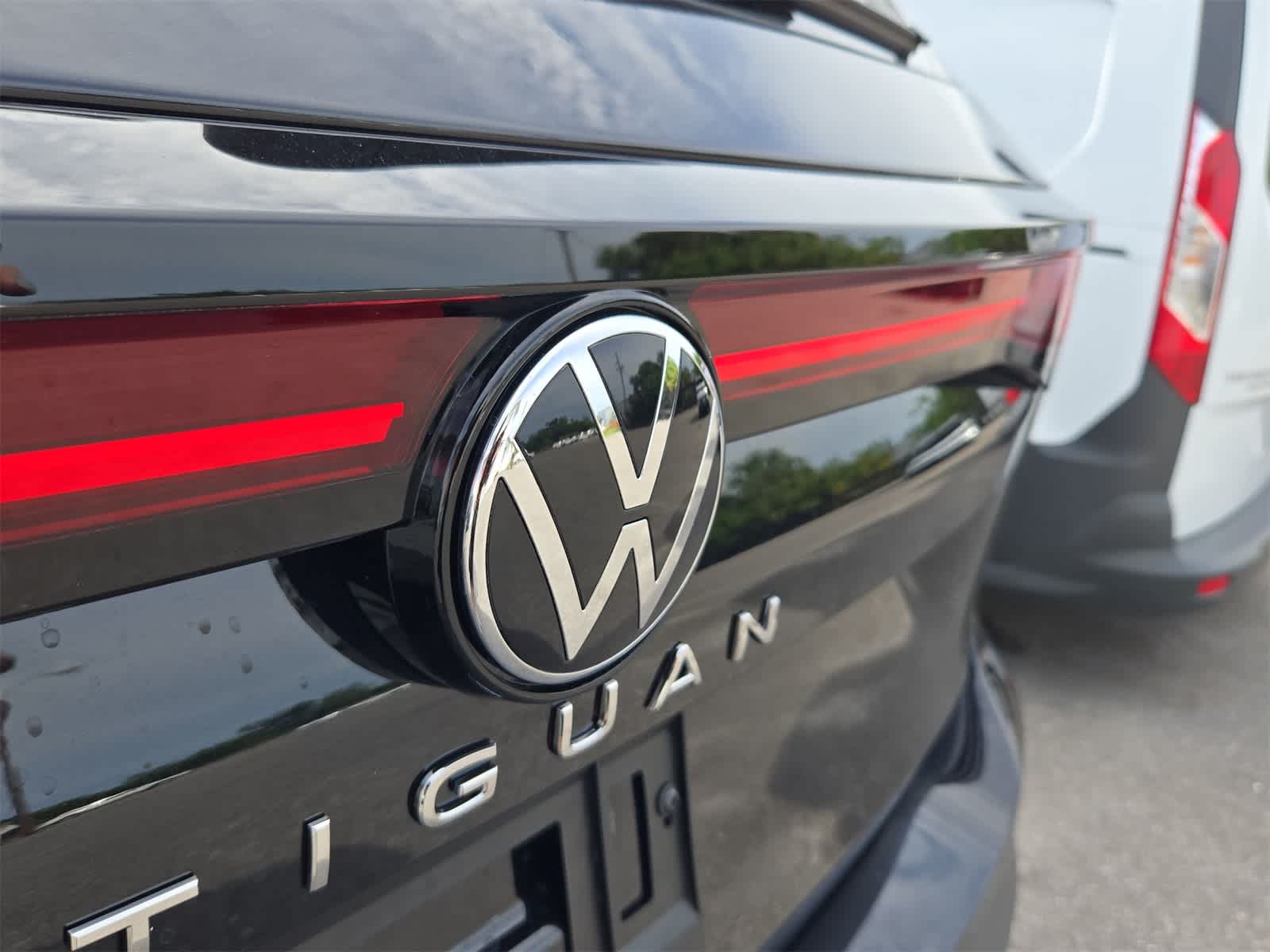 Thumbnail: 2025 Volkswagen Tiguan - 12