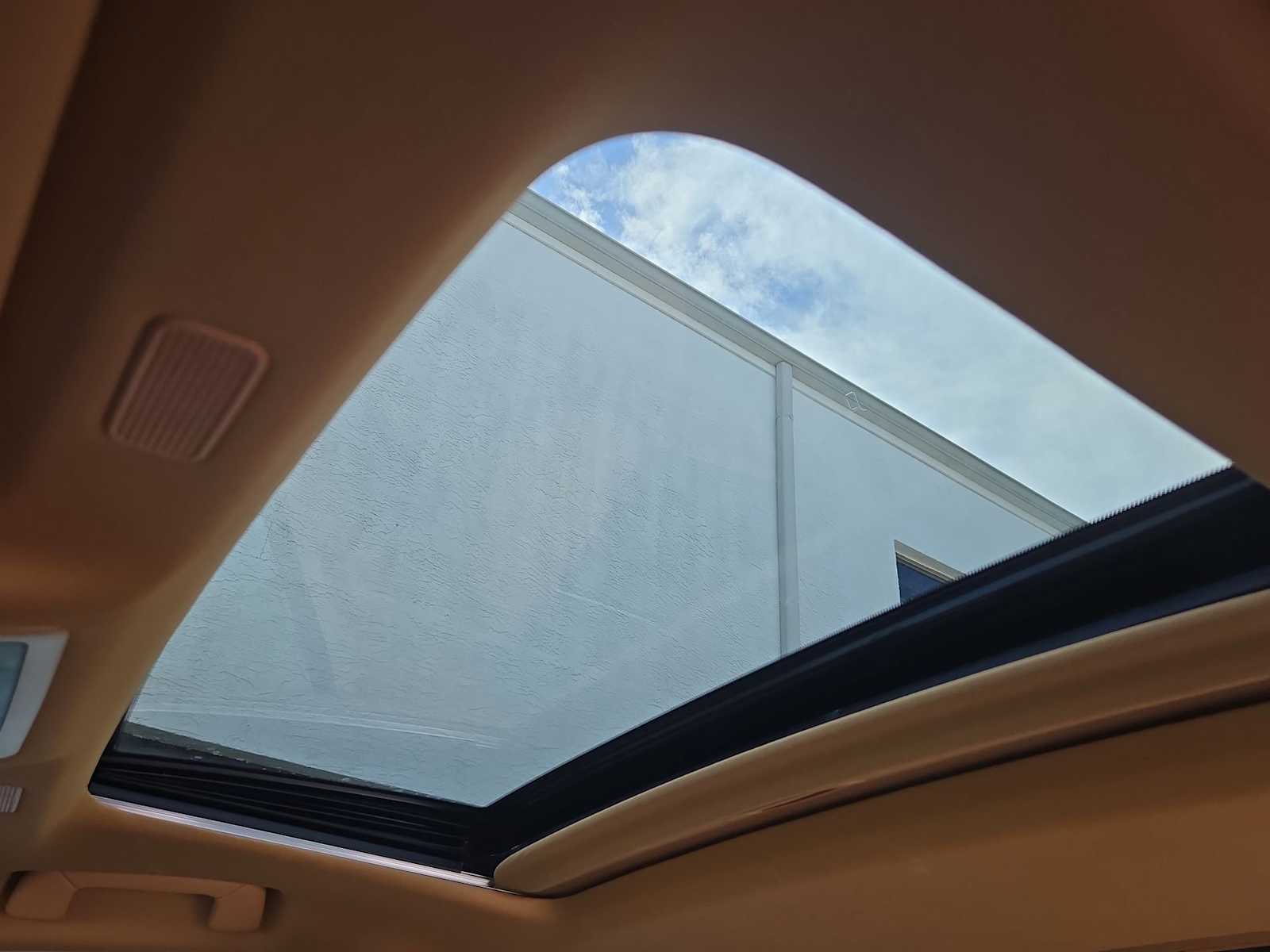 Thumbnail: 2022 Lexus ES - 20