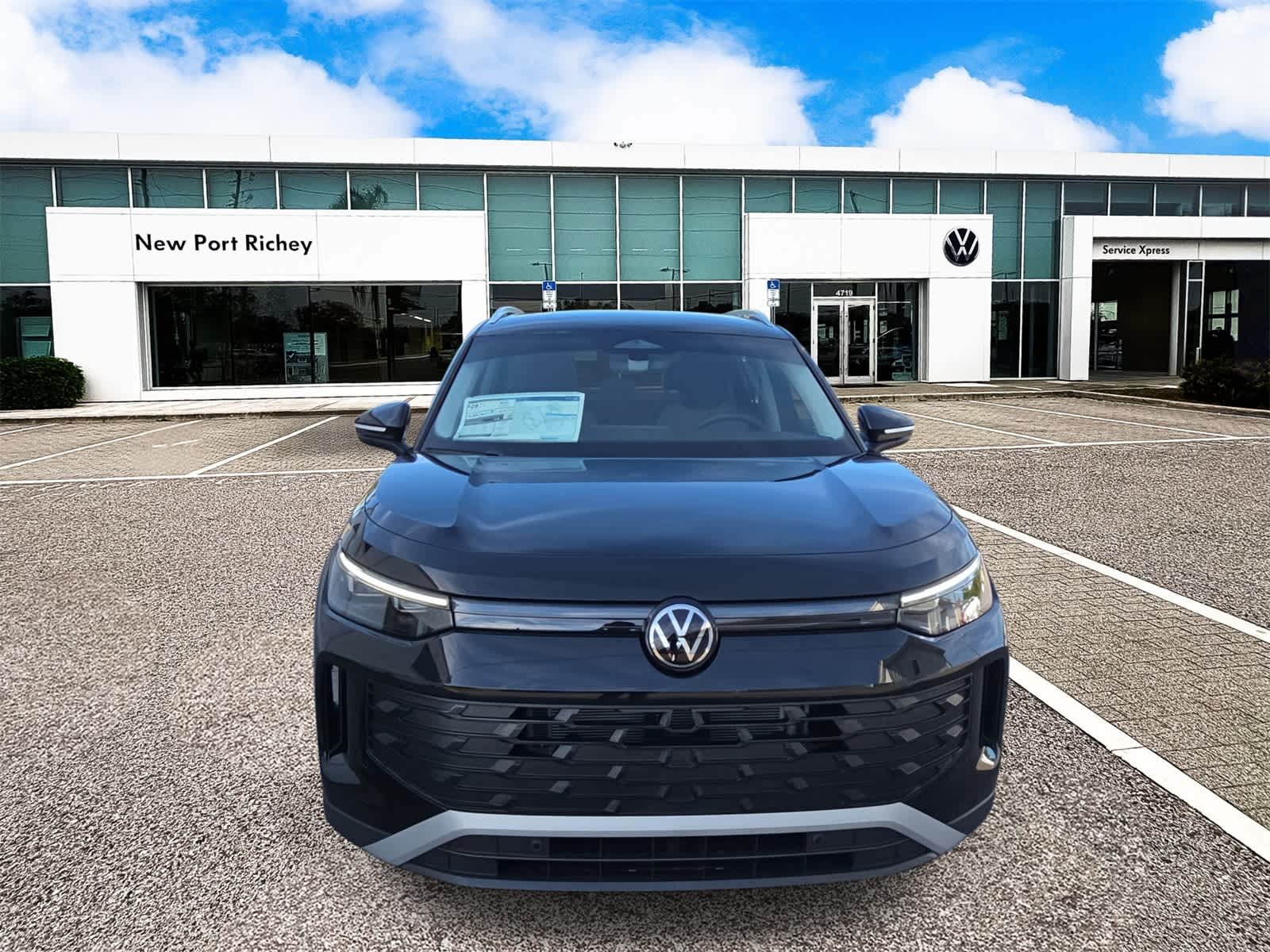 Thumbnail: 2025 Volkswagen Tiguan - 3