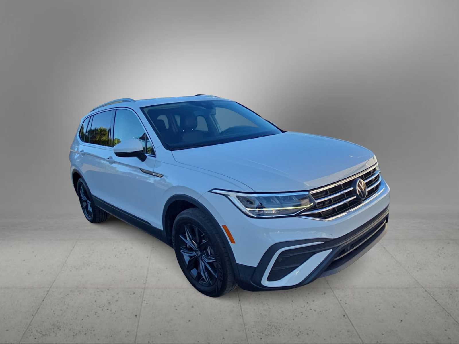 Thumbnail: 2024 Volkswagen Tiguan - 2