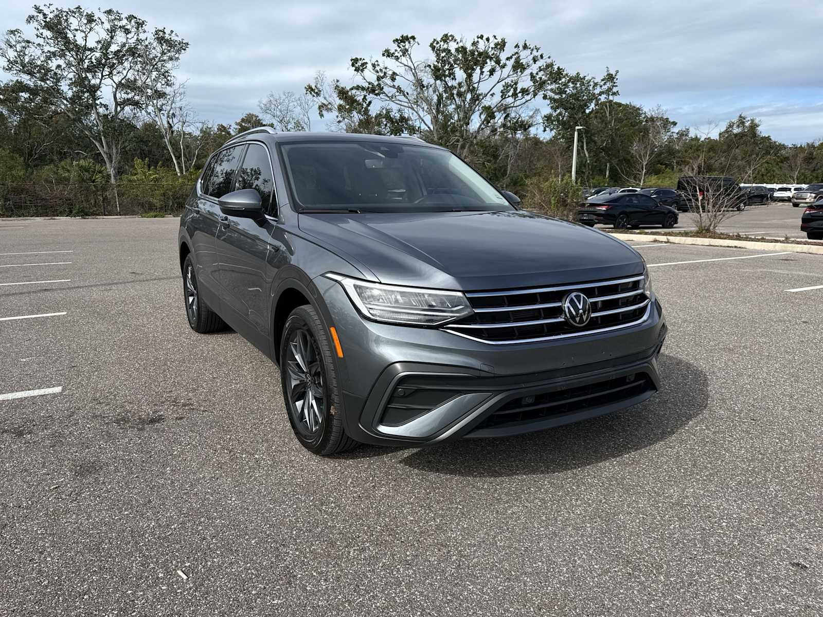 Thumbnail: 2022 Volkswagen Tiguan - 8