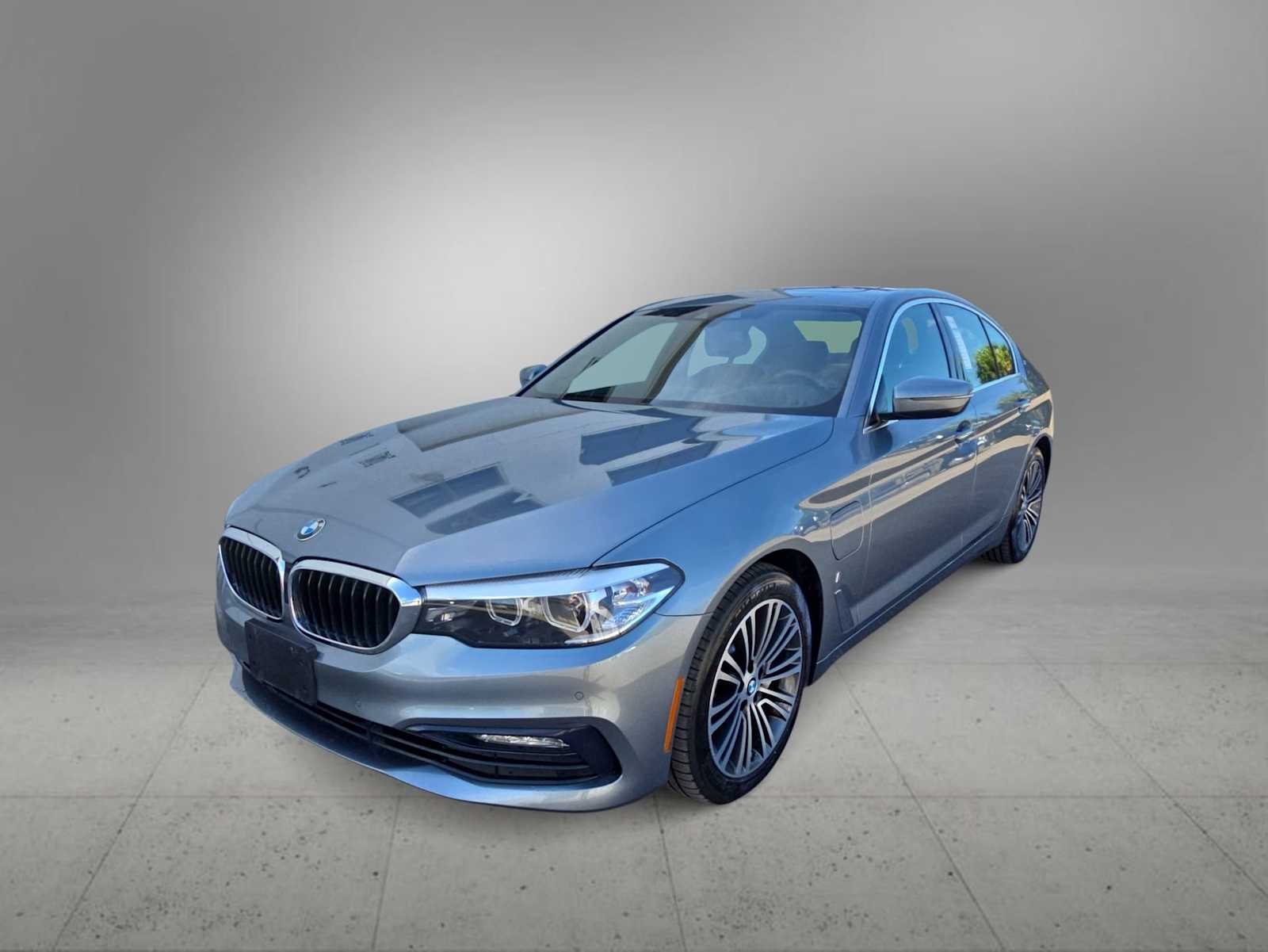 Thumbnail: 2018 BMW 5 Series - 4
