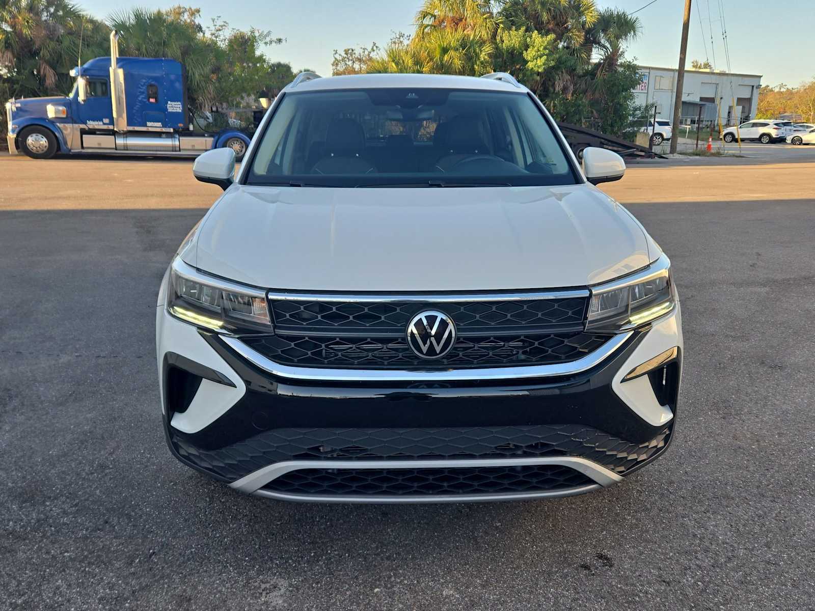 Thumbnail: 2023 Volkswagen Taos - 17