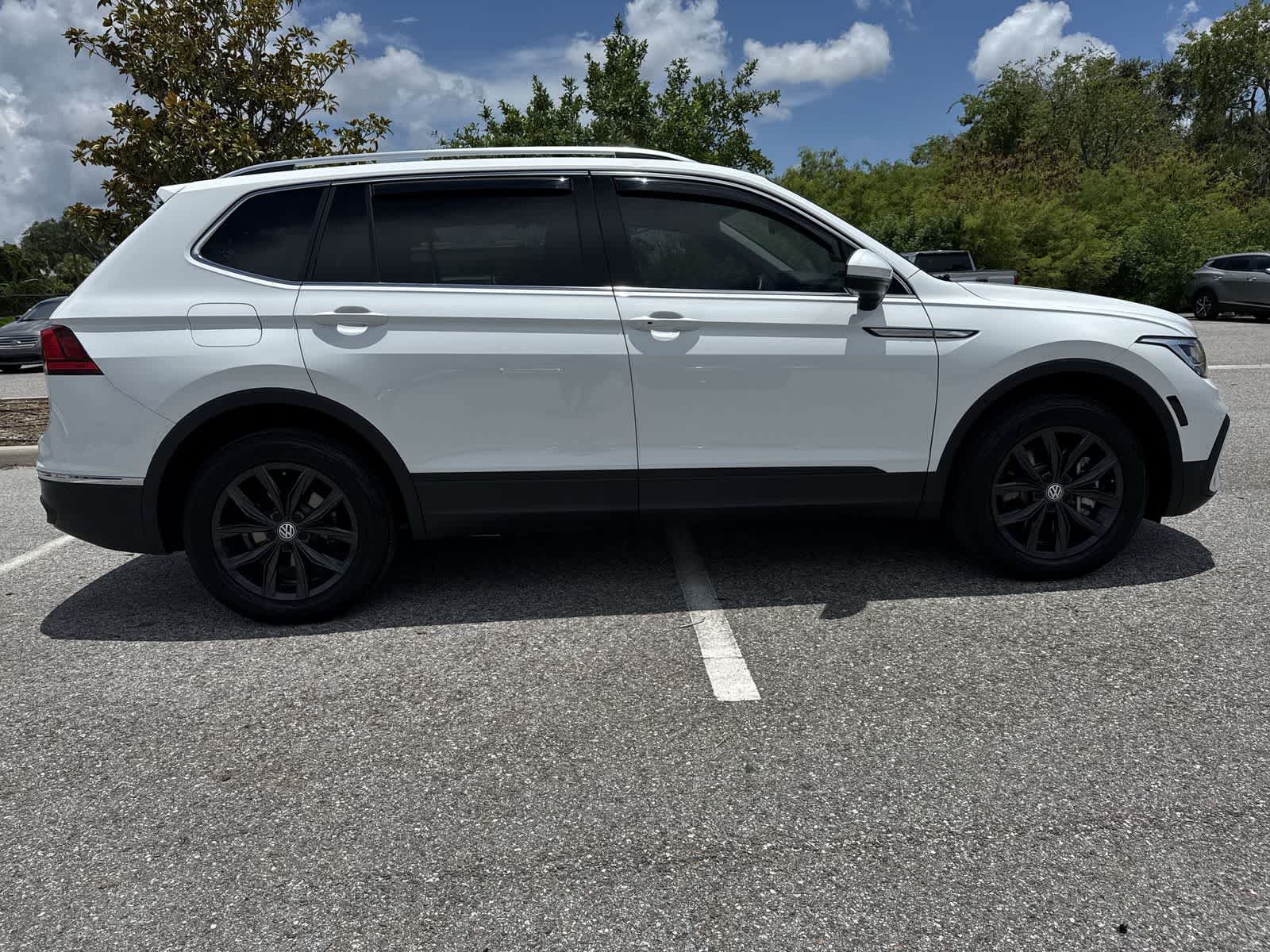 Thumbnail: 2024 Volkswagen Tiguan - 14