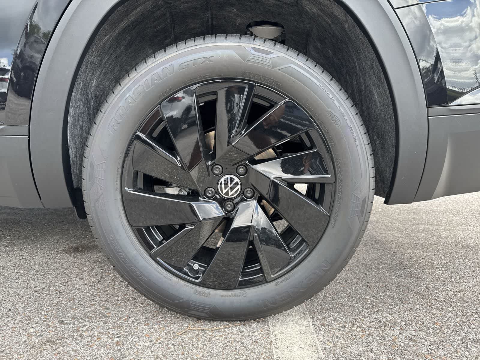 Thumbnail: 2026 Volkswagen Atlas - 12