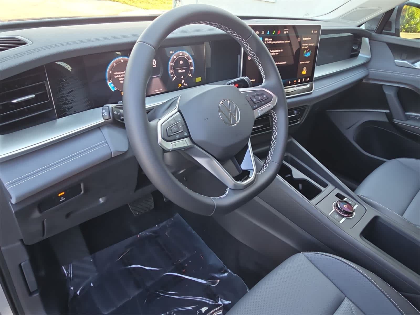 Thumbnail: 2025 Volkswagen Tiguan - 10