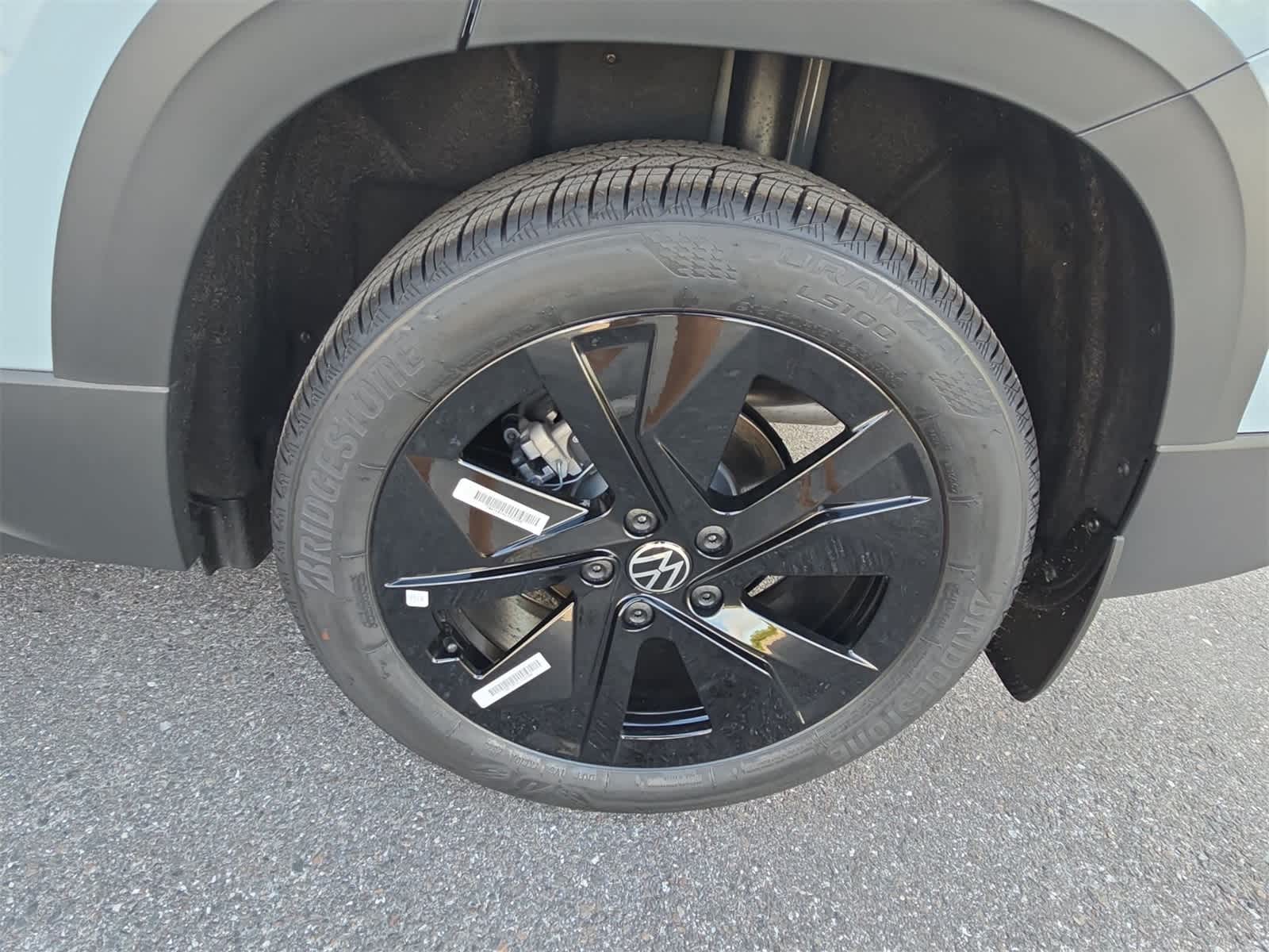 Thumbnail: 2025 Volkswagen Taos - 14