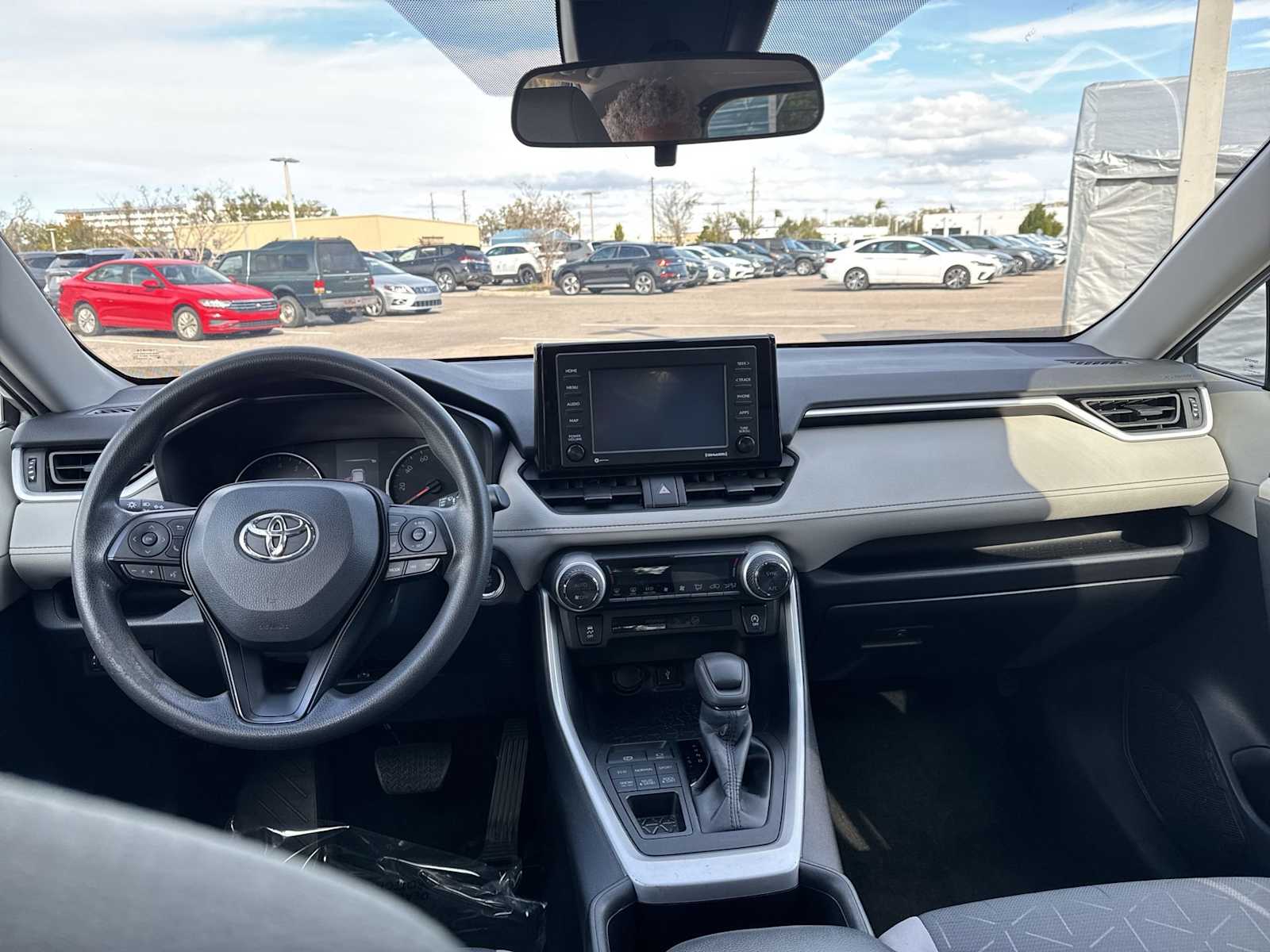 Thumbnail: 2022 Toyota RAV4 - 14