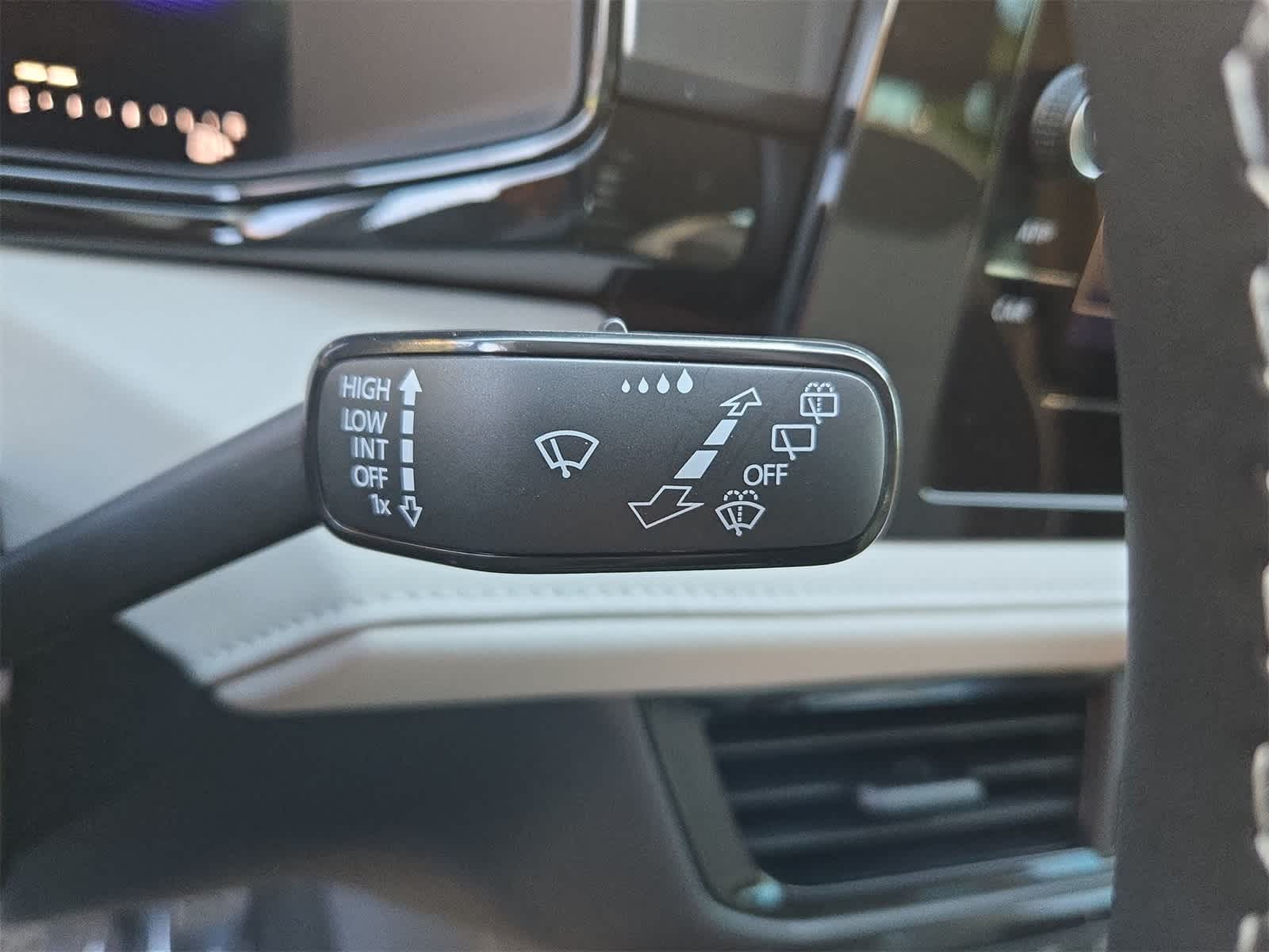 Thumbnail: 2025 Volkswagen Taos - 24