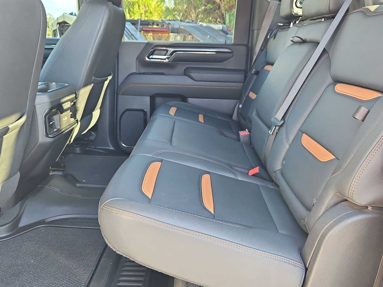 Thumbnail: 2024 GMC Sierra 2500 - 21