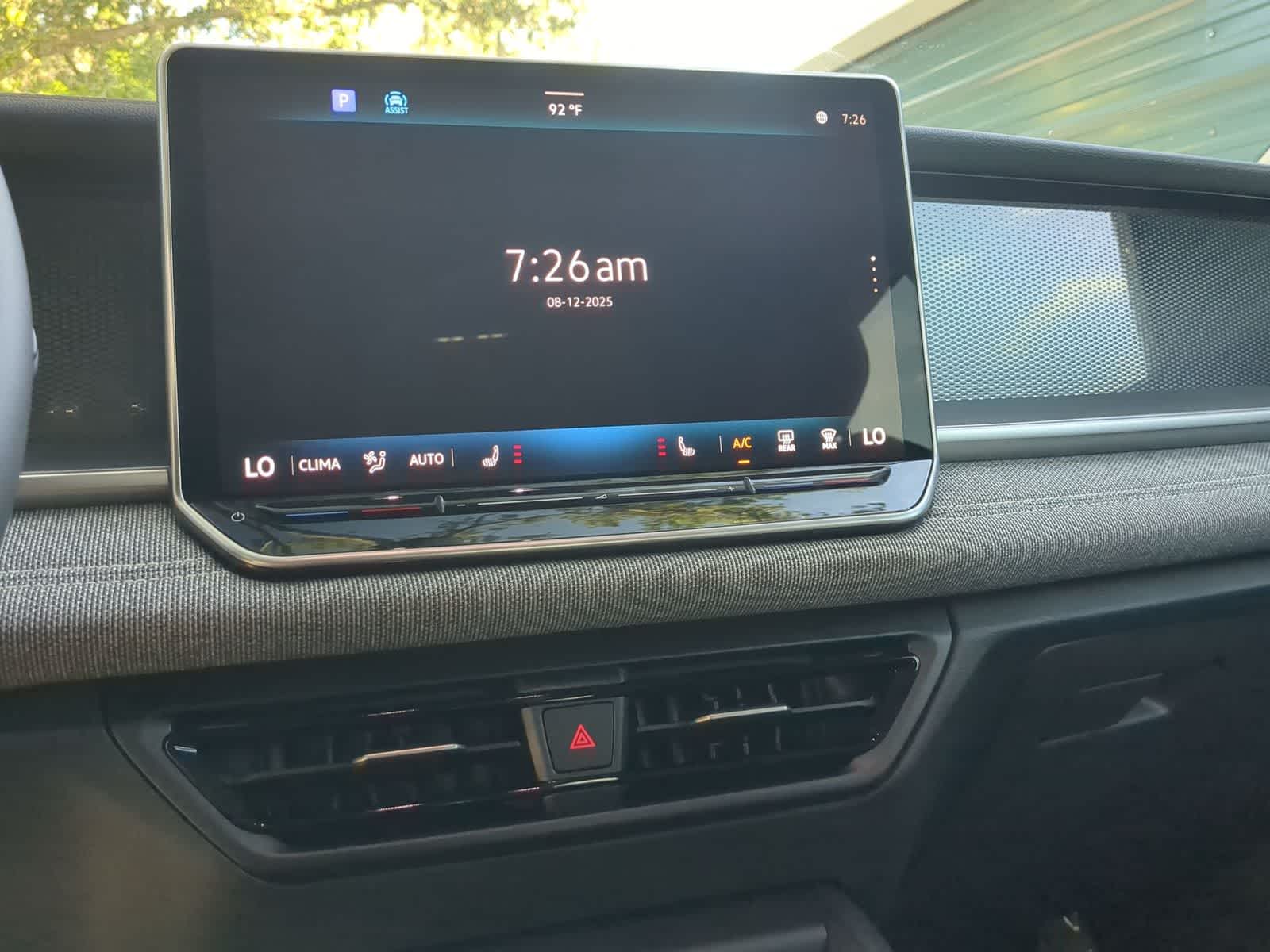 Thumbnail: 2025 Volkswagen Tiguan - 25