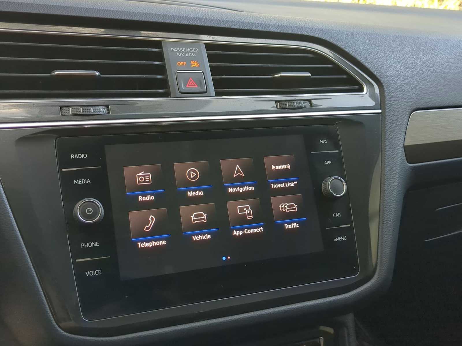 Thumbnail: 2018 Volkswagen Tiguan - 28
