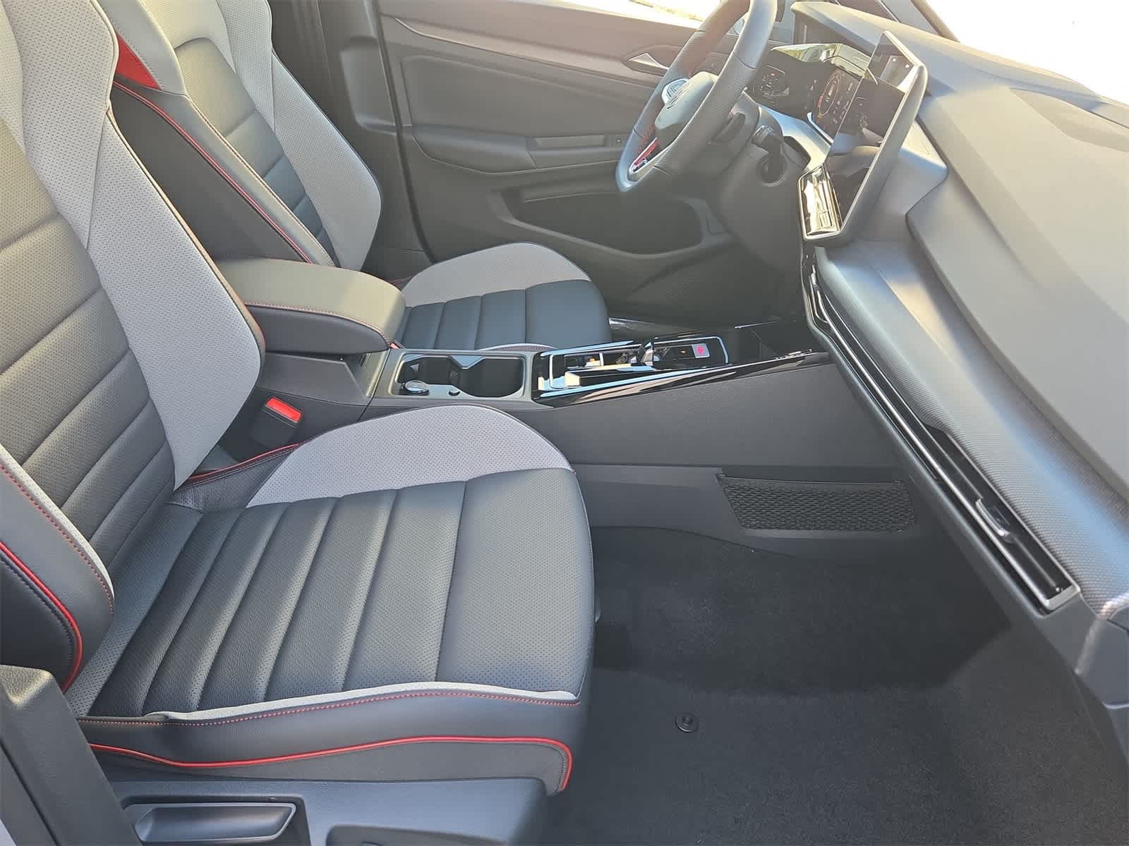 Thumbnail: 2026 Volkswagen Golf - 22