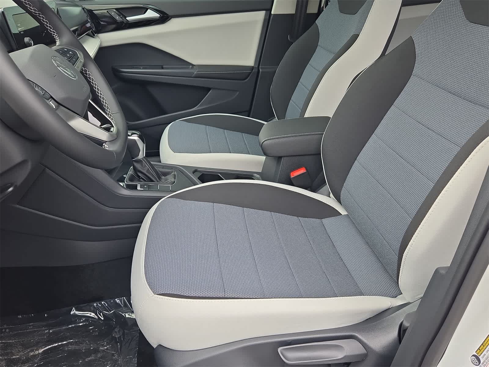 Thumbnail: 2025 Volkswagen Taos - 17