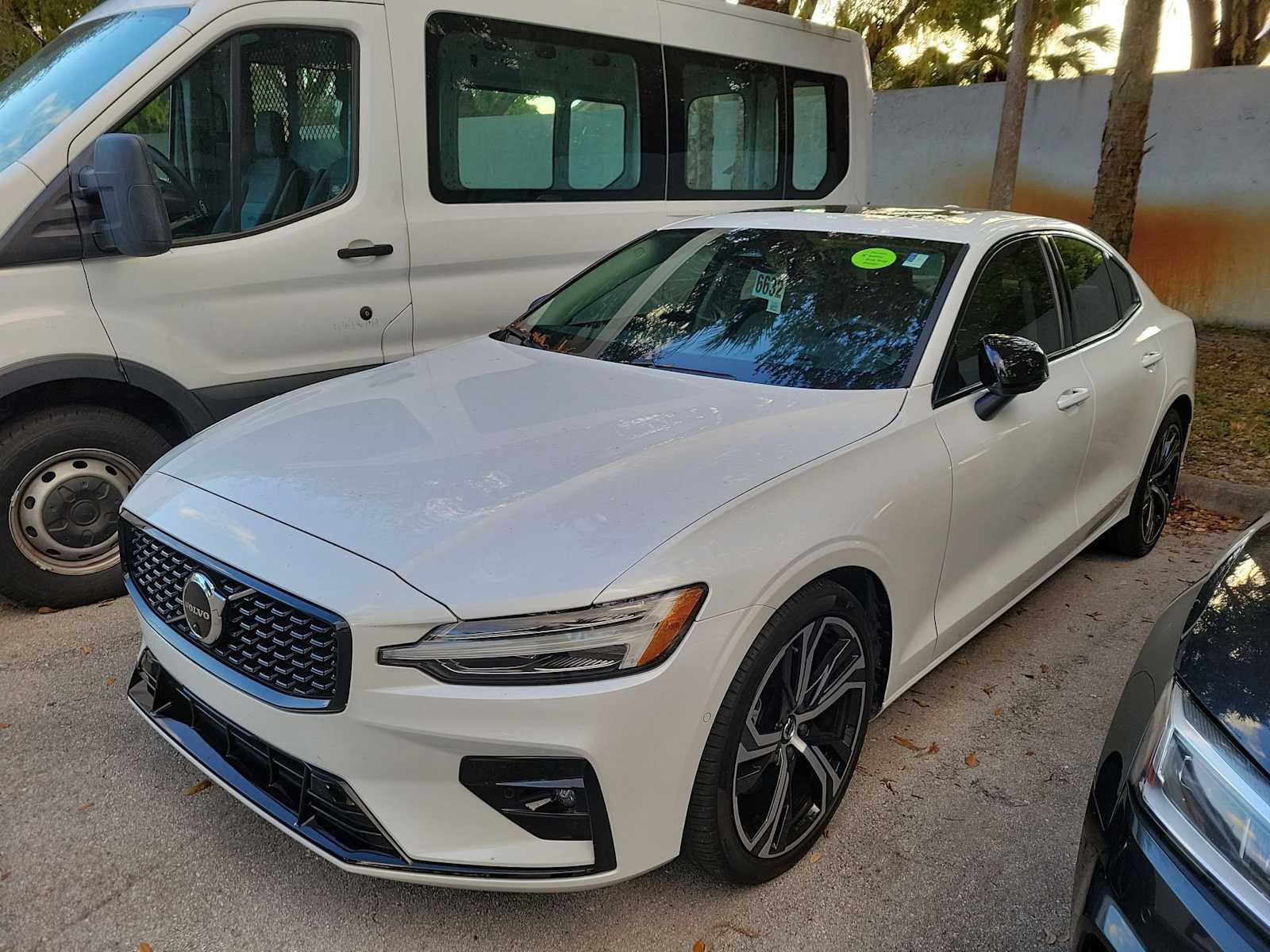 Thumbnail: 2023 Volvo S60 - 4