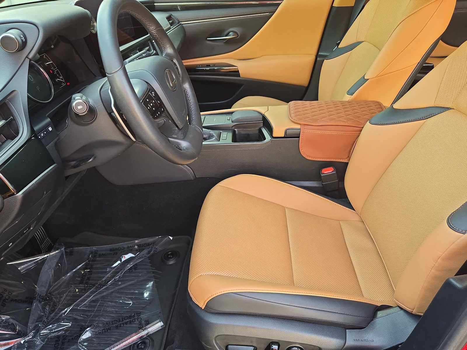 Thumbnail: 2022 Lexus ES - 17