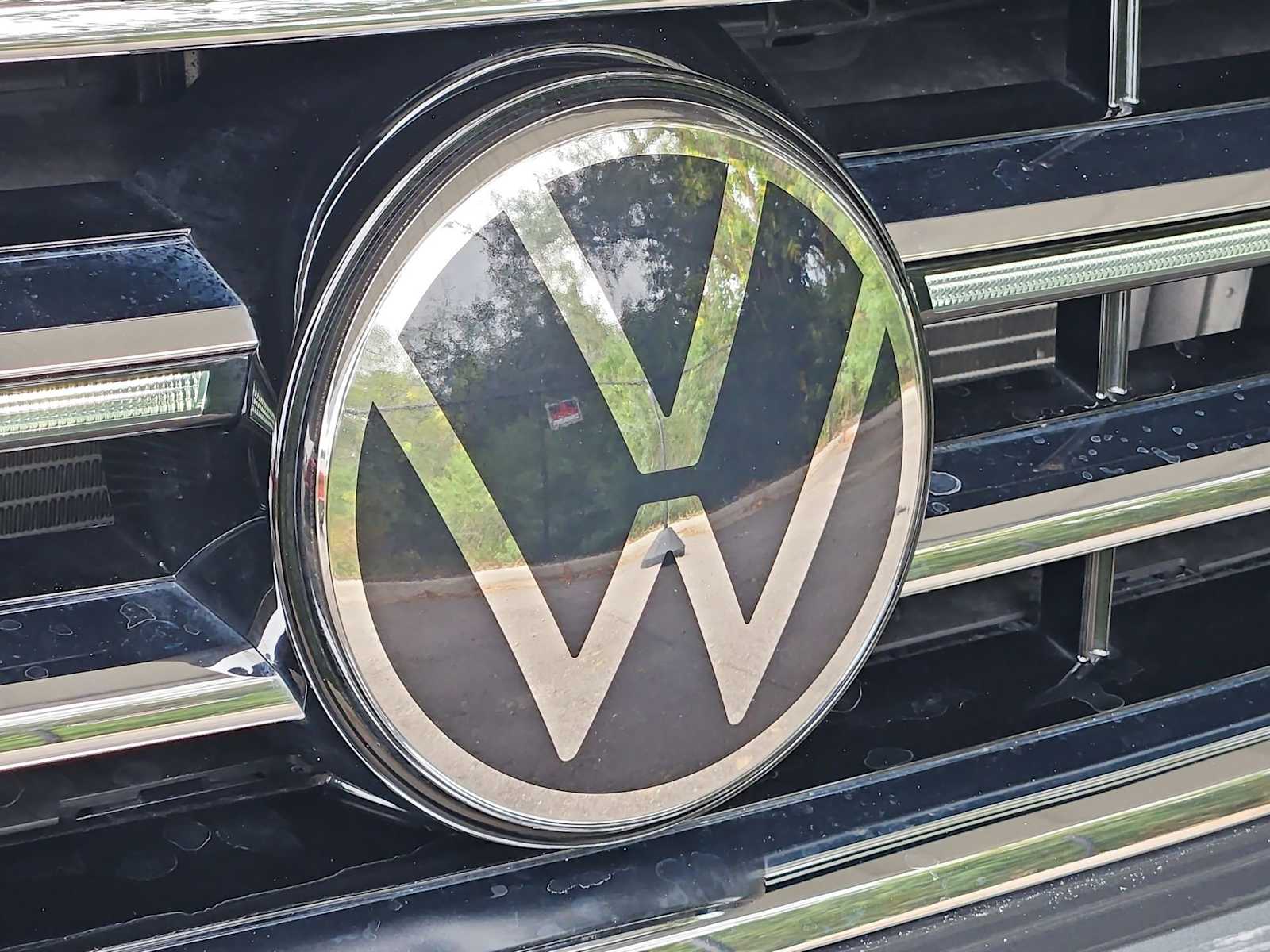 Thumbnail: 2024 Volkswagen Tiguan - 12