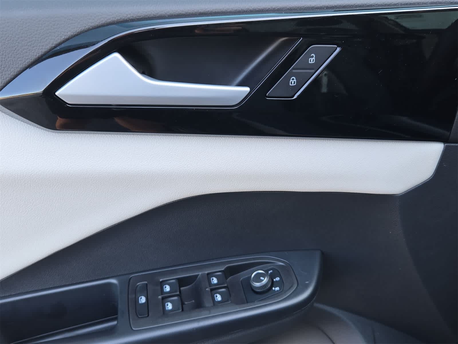 Thumbnail: 2025 Volkswagen Taos - 36