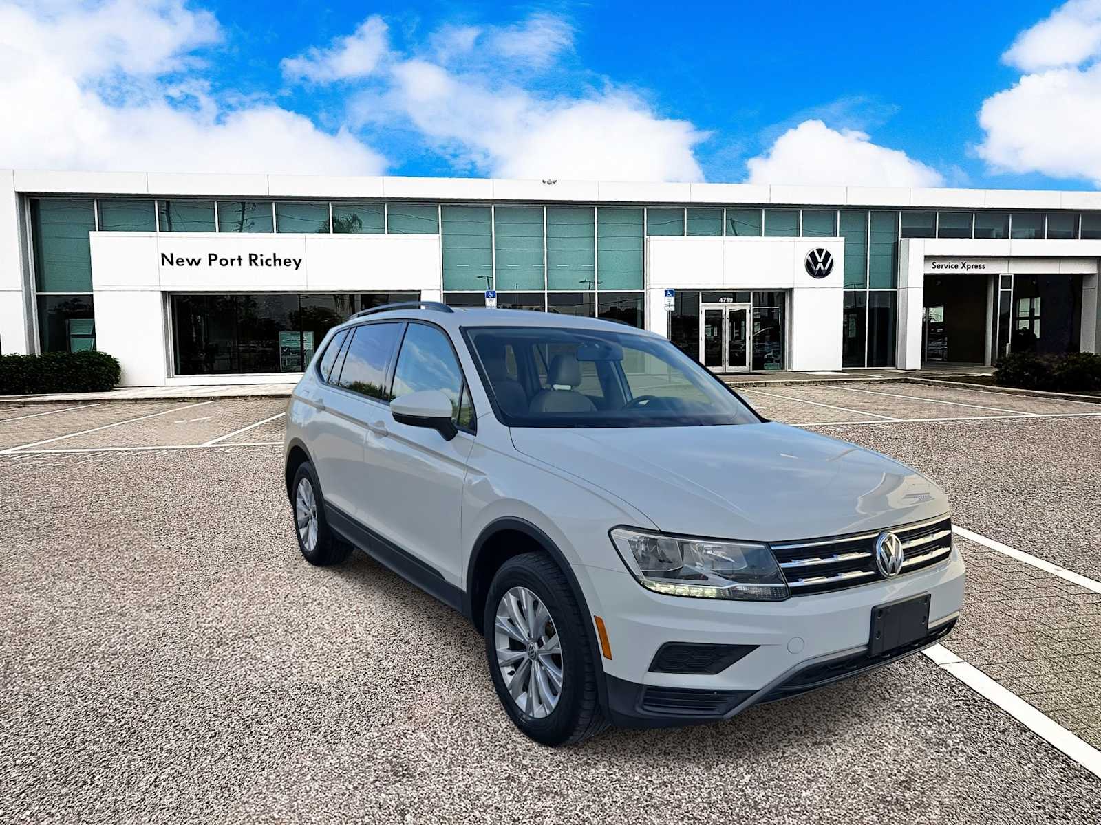 Thumbnail: 2018 Volkswagen Tiguan - 2
