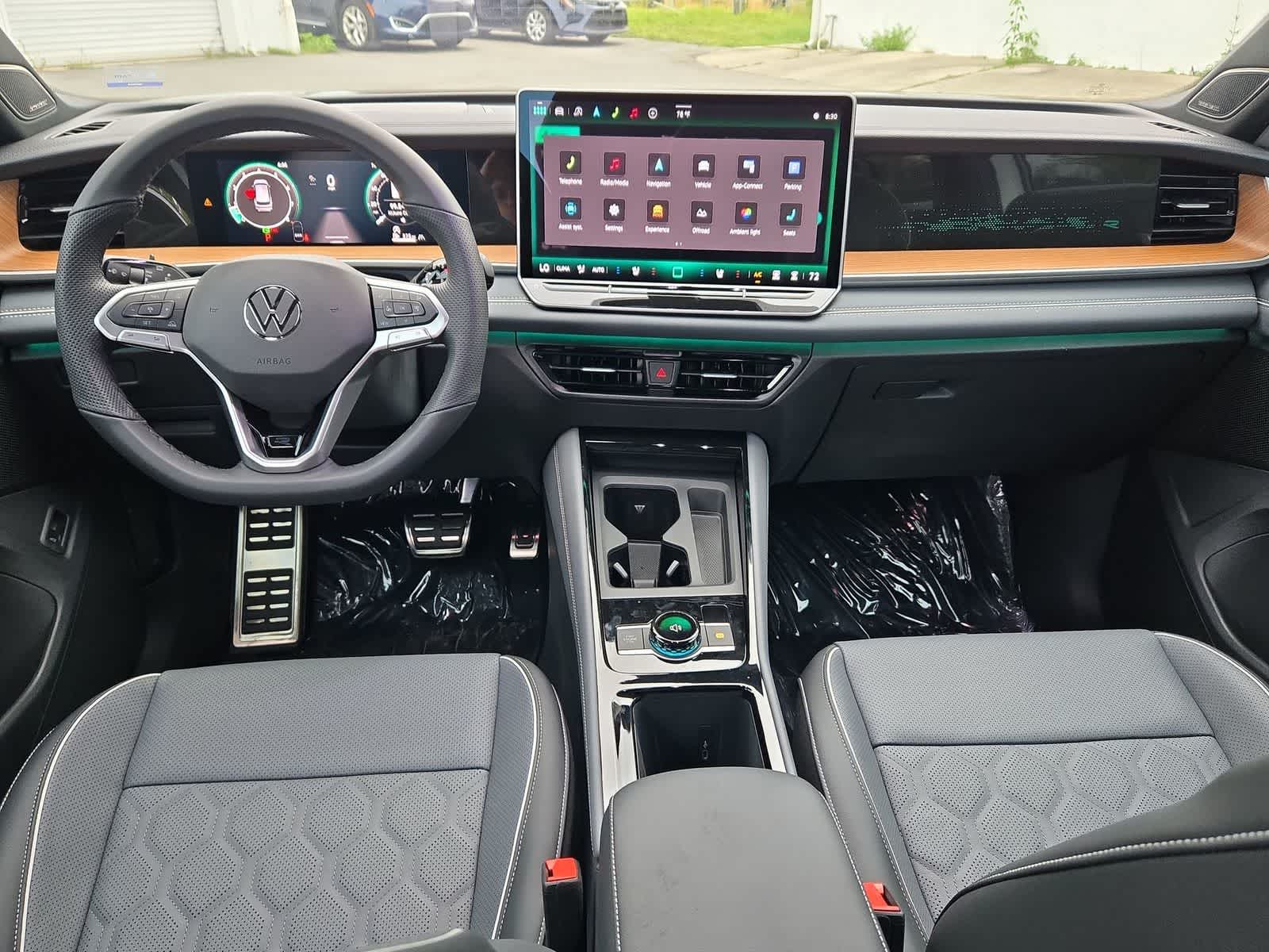 Thumbnail: 2025 Volkswagen Tiguan - 16