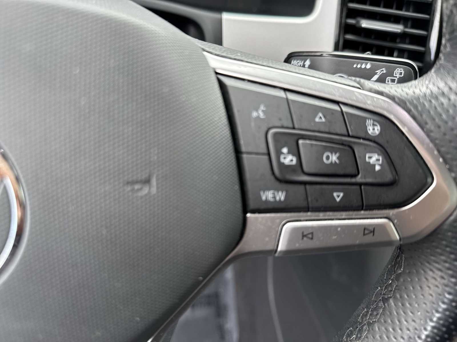 Thumbnail: 2022 Volkswagen Atlas - 23