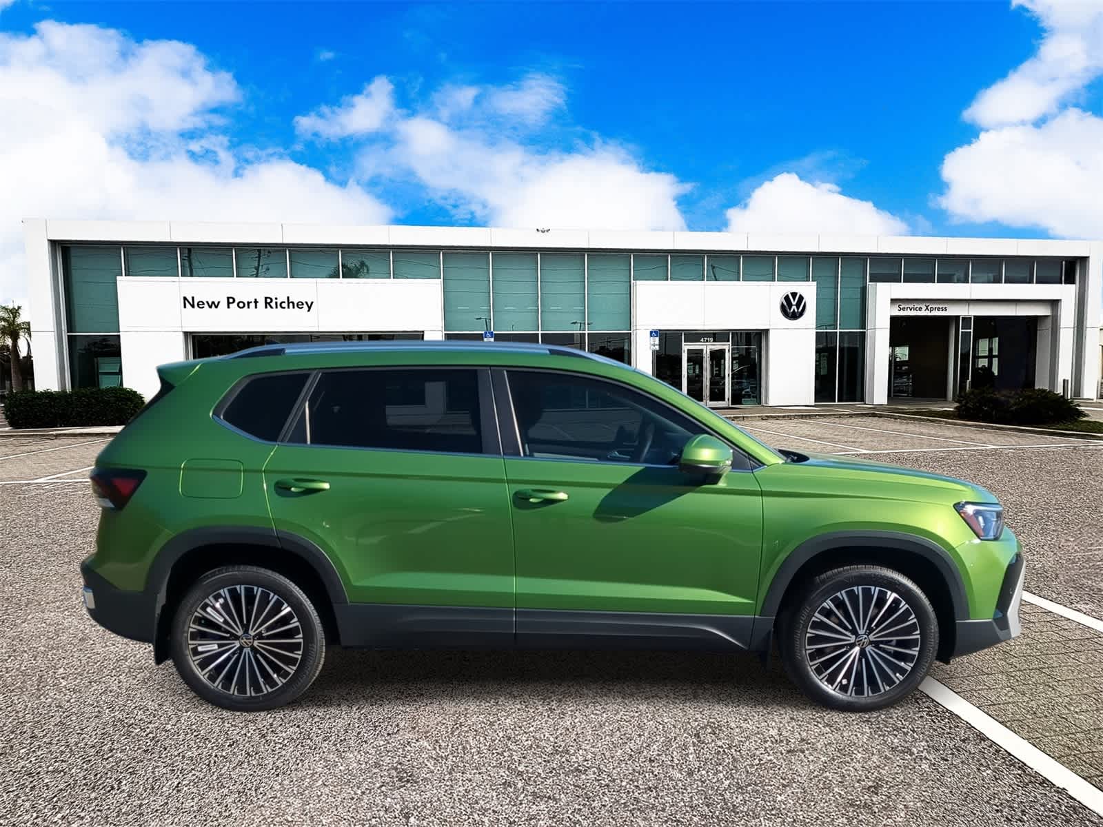 Thumbnail: 2025 Volkswagen Taos - 9