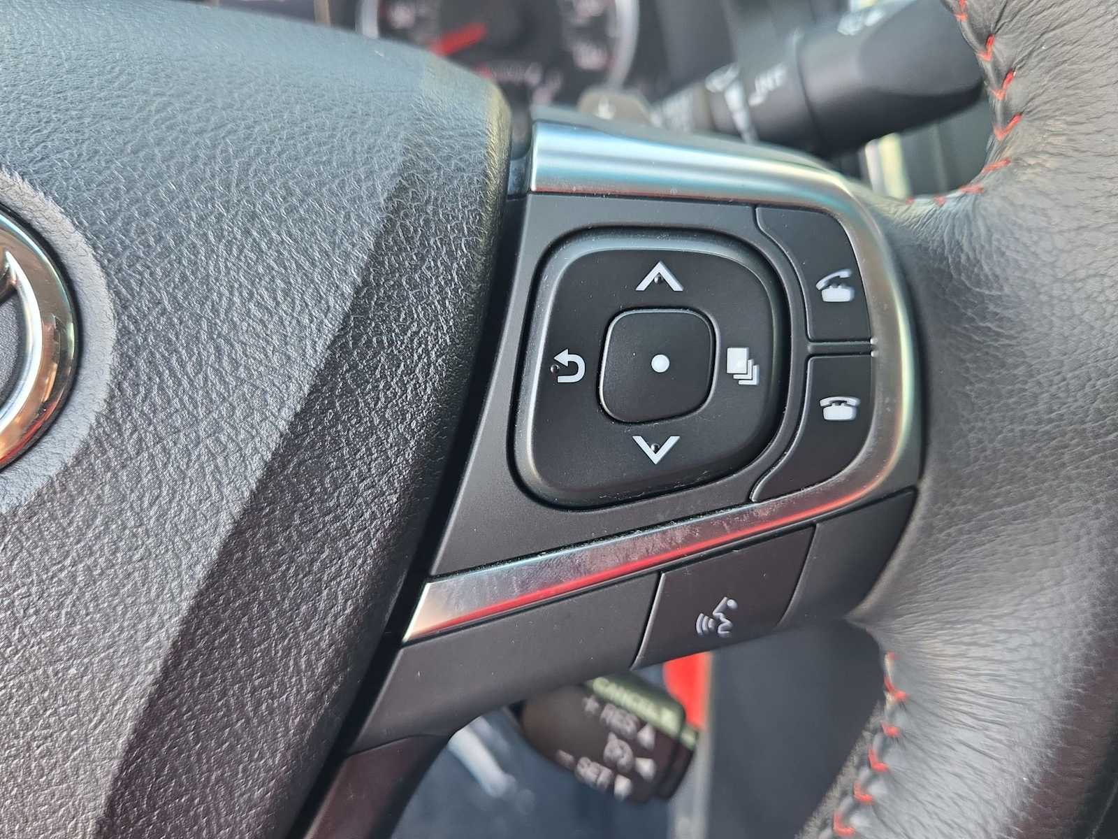 Thumbnail: 2017 Toyota Camry - 23