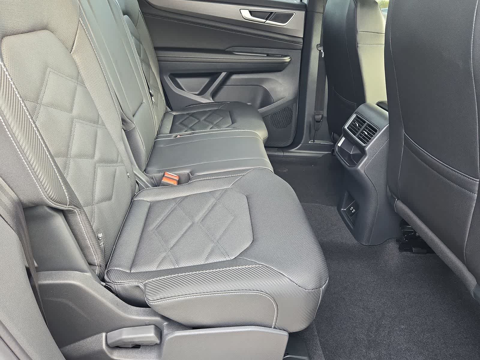 Thumbnail: 2026 Volkswagen Atlas - 28