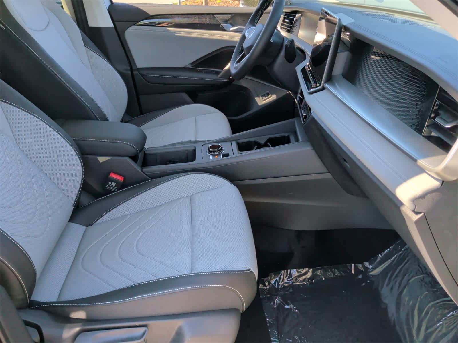 Thumbnail: 2025 Volkswagen Tiguan - 21