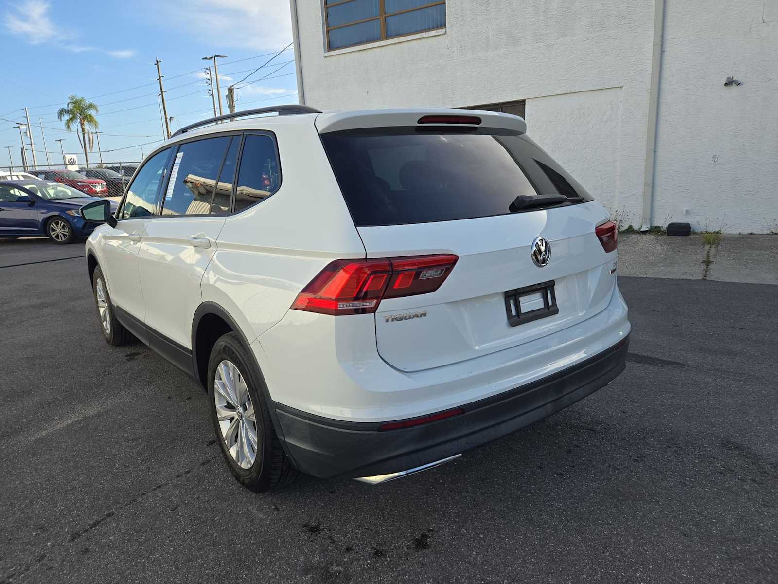 Thumbnail: 2018 Volkswagen Tiguan - 12