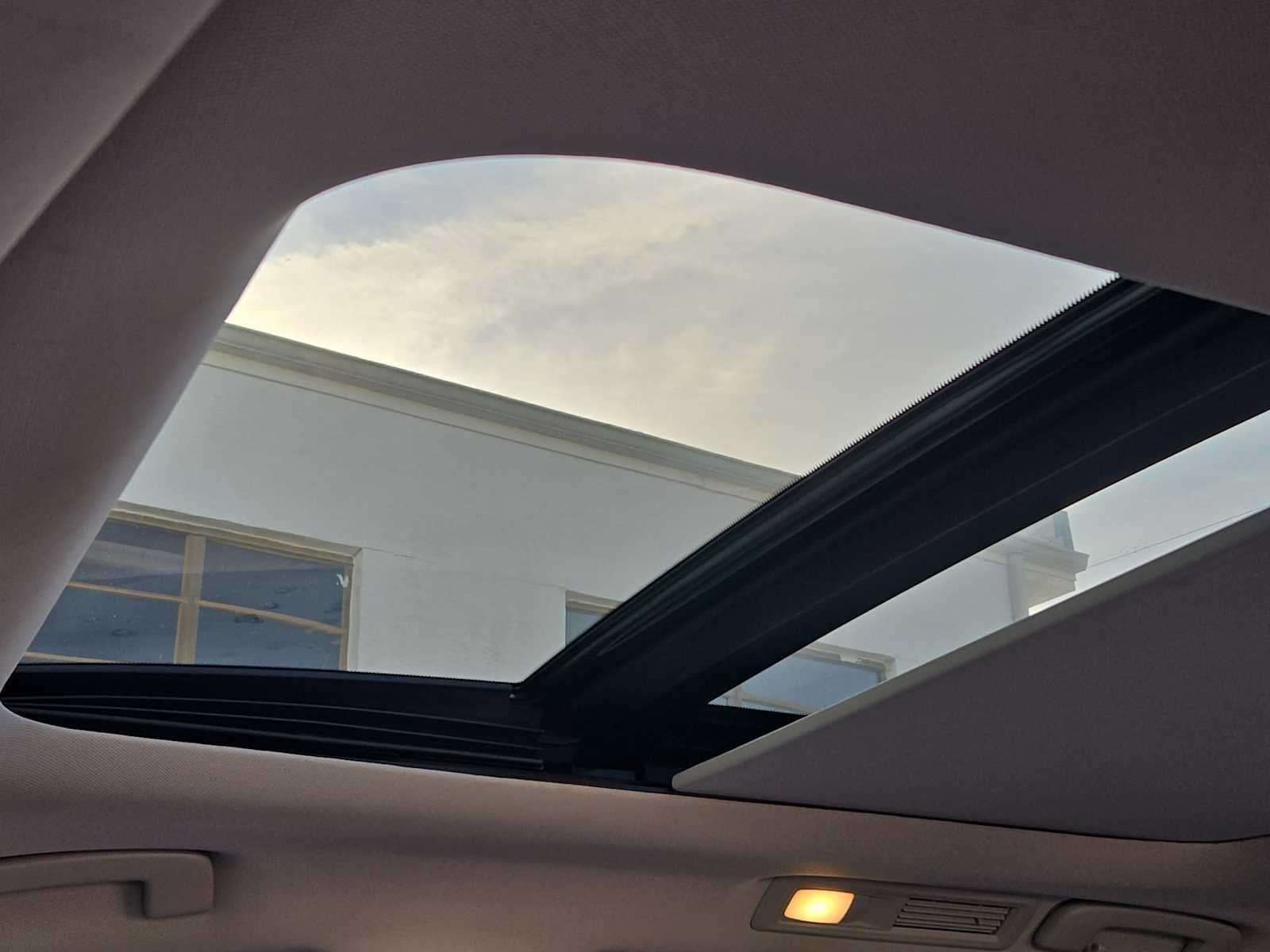 Thumbnail: 2023 INFINITI QX60 - 18