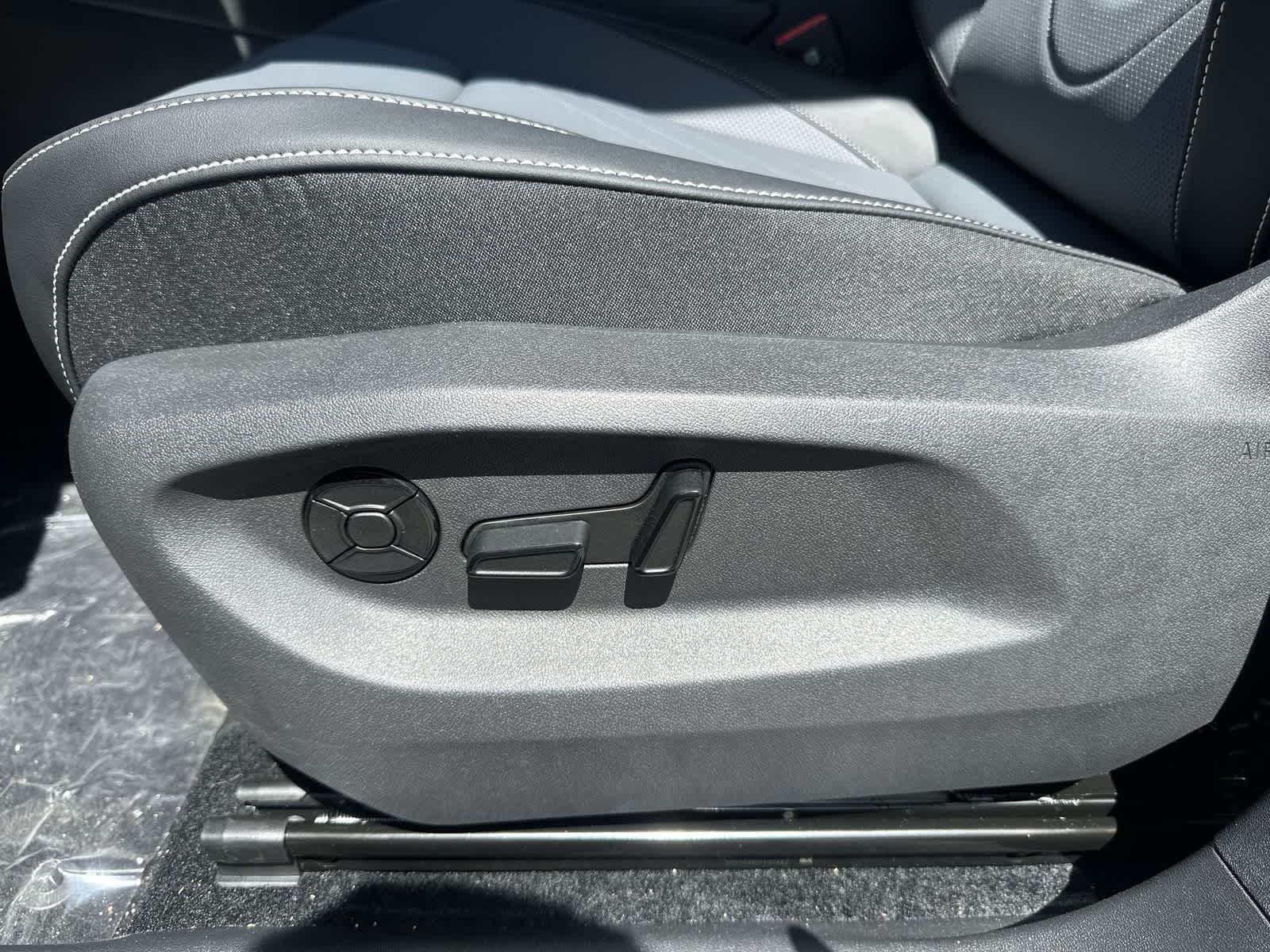 Thumbnail: 2026 Volkswagen Tiguan - 16