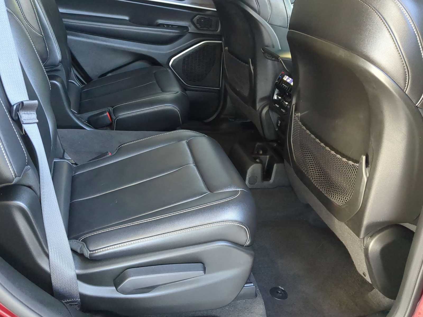 Thumbnail: 2022 Jeep Grand Cherokee - 21