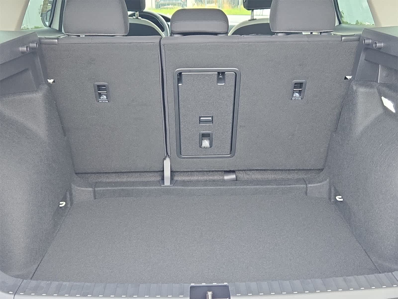 Thumbnail: 2025 Volkswagen Taos - 33