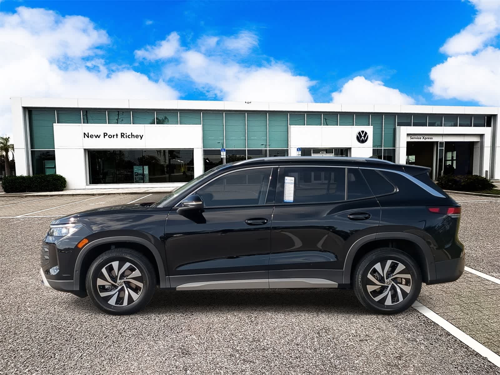 Thumbnail: 2025 Volkswagen Tiguan - 5