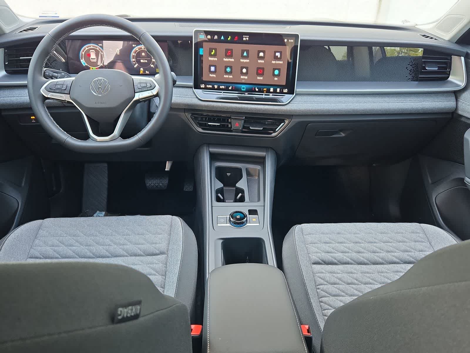 Thumbnail: 2025 Volkswagen Tiguan - 16