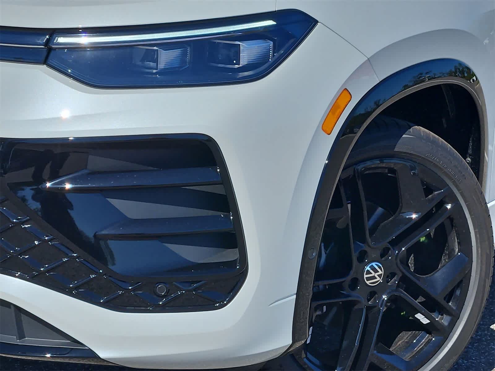 Thumbnail: 2025 Volkswagen Tiguan - 11