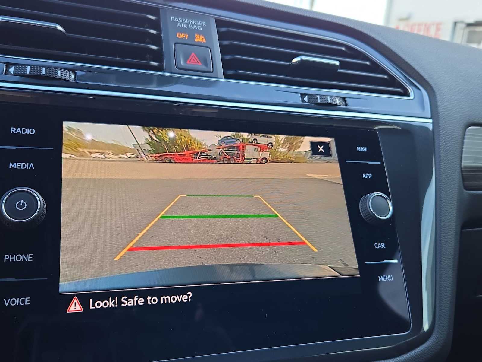 Thumbnail: 2023 Volkswagen Tiguan - 27